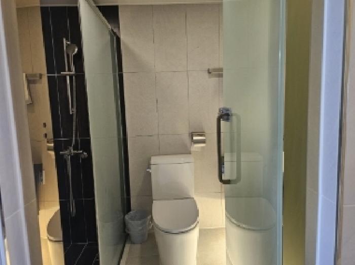 목록 6번 지상의 목록 9번 목적건물(공부상 7동,현황은 6동) 전경(객실 내부)