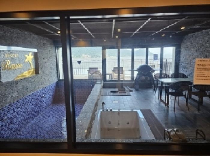 목록 6번 지상의 목록 9번 목적건물(공부상 7동,현황은 6동) 전경(객실 내부)