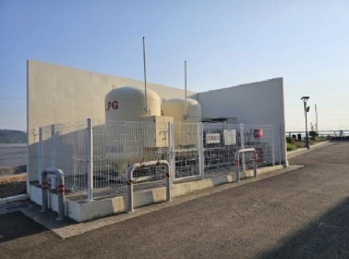 목록 13번 전경(LPG저장시설,일부는 타지상과의 경계에 걸쳐 있는 것으로 보임)