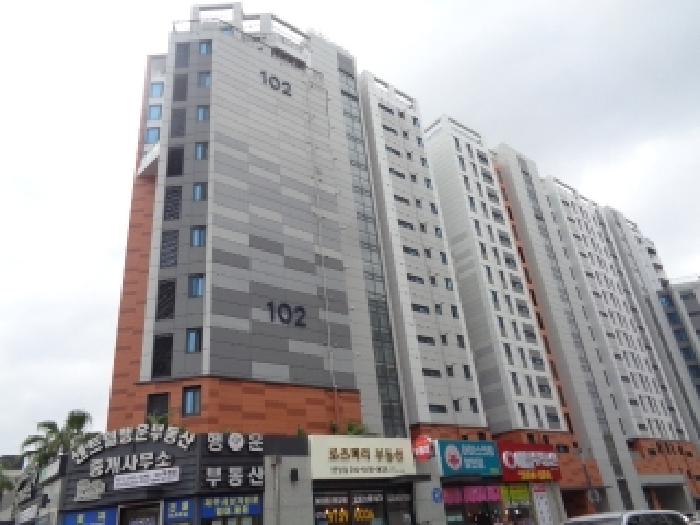 - 본 호(신대로 14길 13, 이편한세상연동센트럴파크1단지 102동) 건물 전경