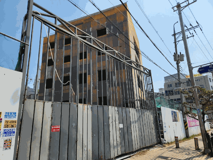 본건 전경-북서측에서 촬영