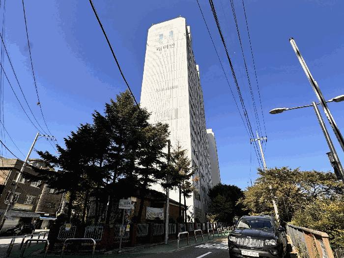 본건 소재 건물 전경