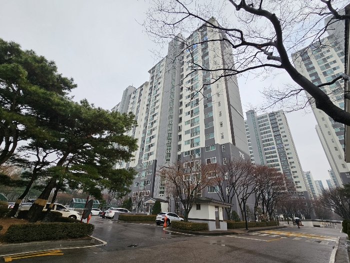 본건 소재 건물 전경