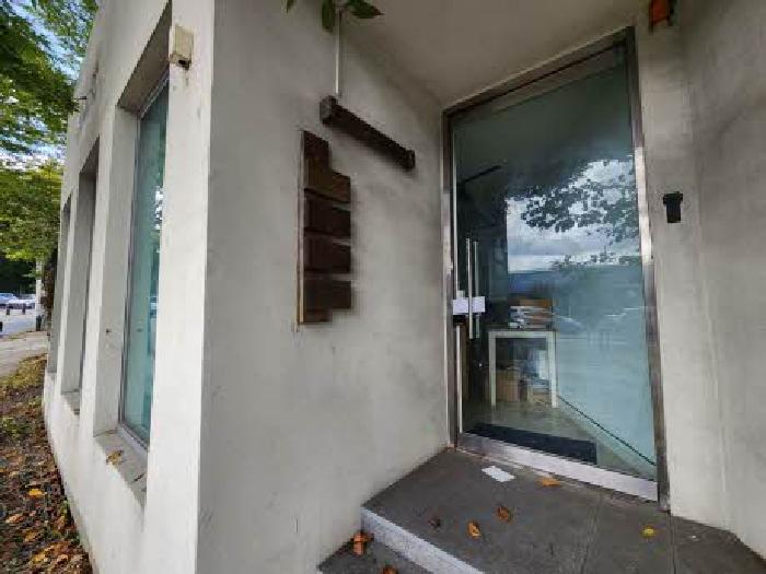 부산광역시 금정구 체육공원로399번길 325-6
건물 우측 사무실 출입문