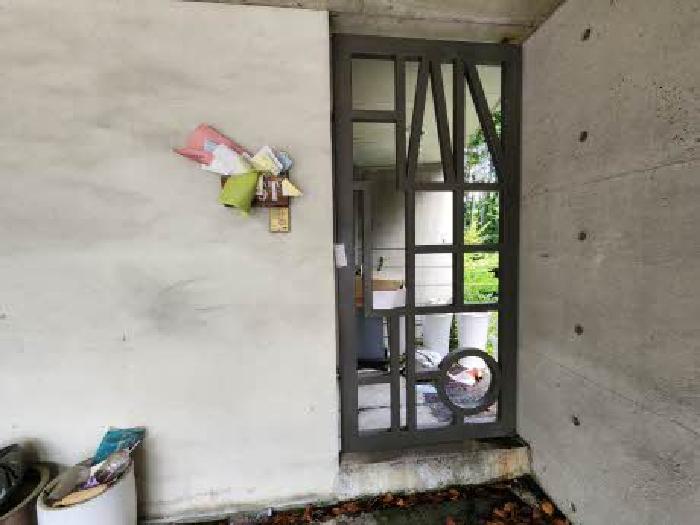 부산광역시 금정구 체육공원로399번길 325-6
건물 좌측 출입문