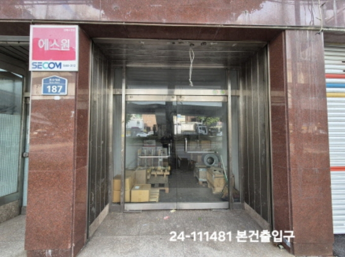 2층이상 및 지하층 출입문