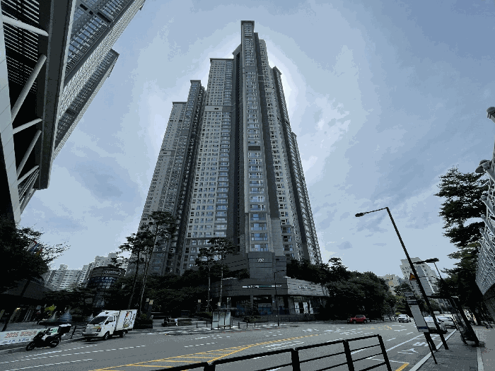 본건 소재 건물 전경