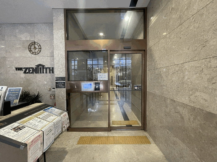 본건 1층 공동현관문