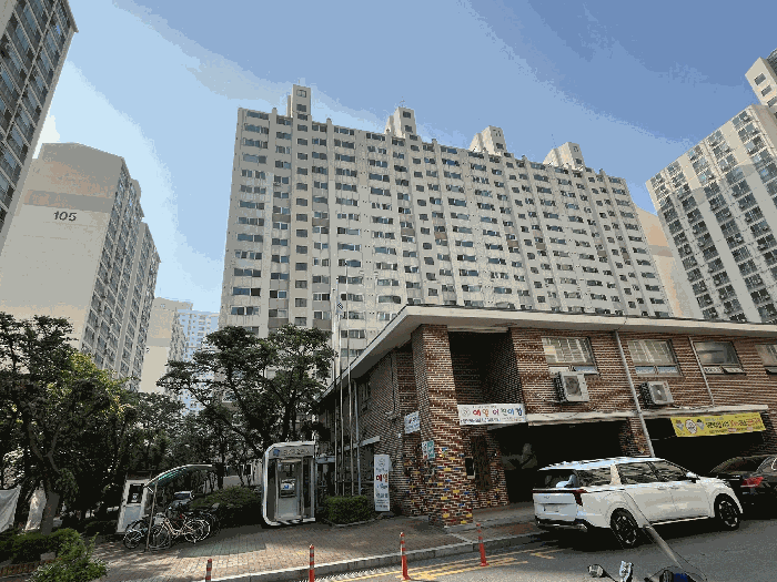 건물 북서측 전경