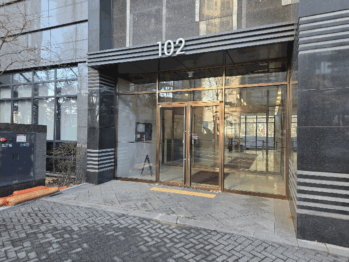 본건 공동 출입구