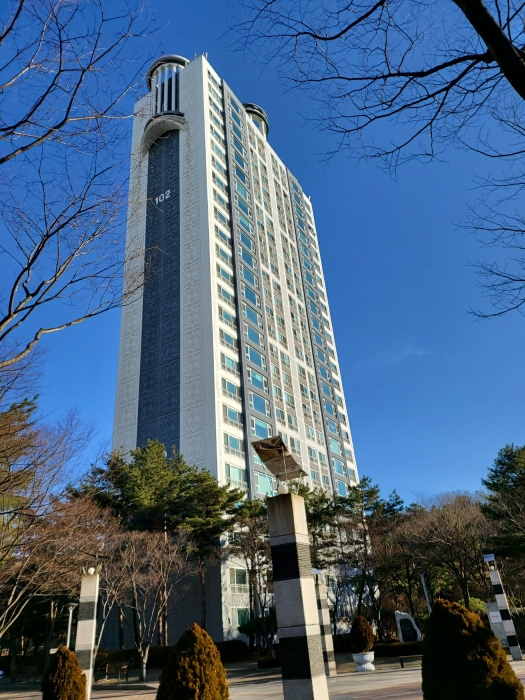 기호(4) 동 전경