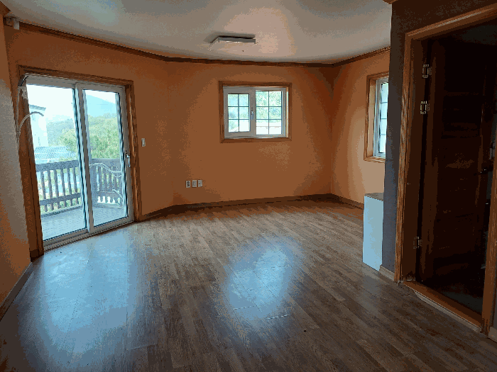 본건 건물(기호1) 2층 내부