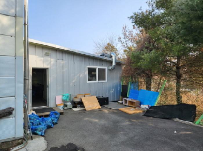 고경면 상덕리 289-1, A동 공장 옆 제시외 건물