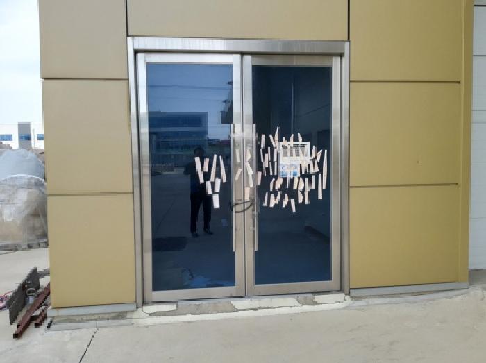 * 본건 목적물 3. 전경(본관동 출입문)