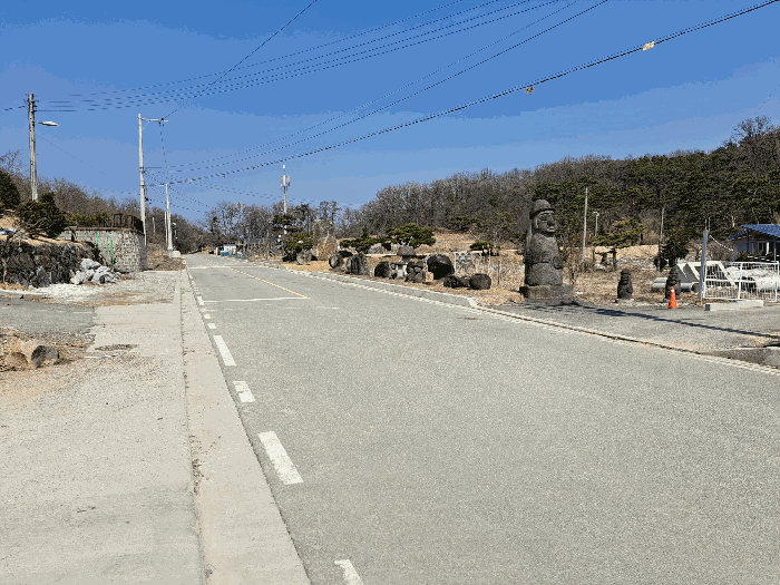 대상물건 서측 지방도