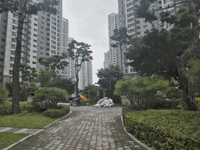아파트 단지 내부 전경