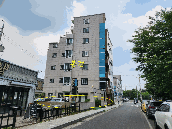 기호1 토지의 서측부분
주차장으로 이용되고 있는 부분