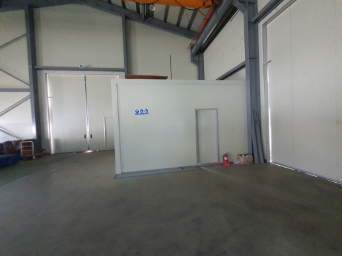 부동산표시 2번 공장내부에 제시외 건물(사무실)전경