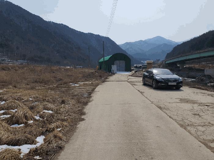 【 본건 현황 도로부분 전경 】