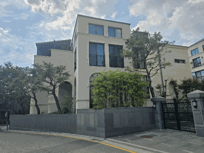 본건 건물 전경
(C동)