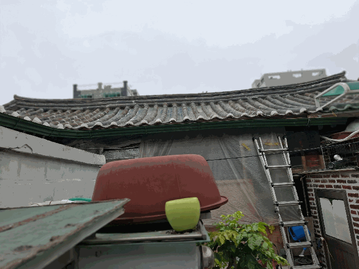 본건 전면내부(좌 하단:제시외(ㄱ)