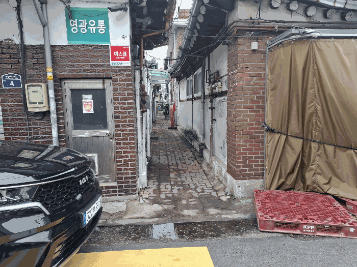 공도에서 진입하는 세로(2미터 미만)(안측 좌측이 본건임