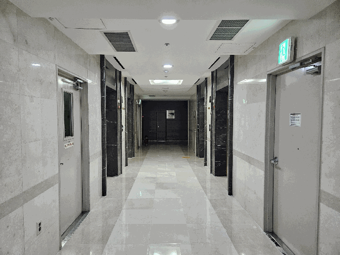 40층 로비 및 승강기