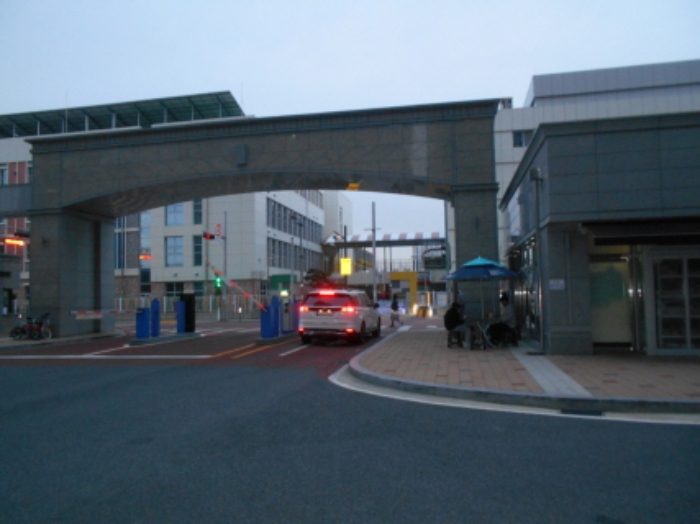 아파트 입구 (2)