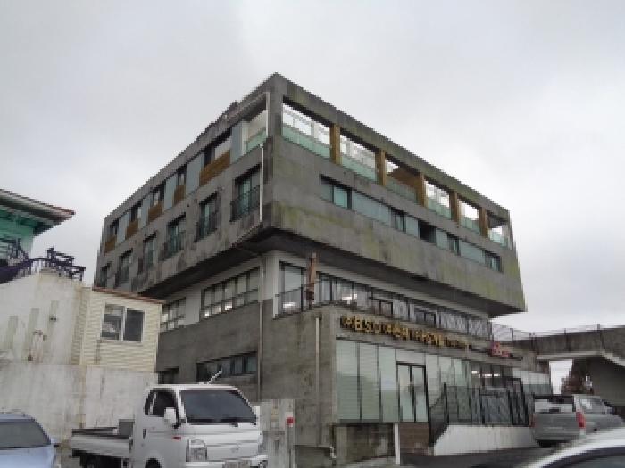 - 소재지 1(연동 435-3) 지상 소재지 2(비월남길 6) 제시 건물 전경
