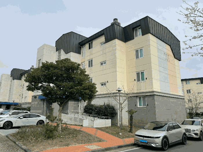 본건이 속한 건물의 전경
(촬영위치 : 본건 북서측)