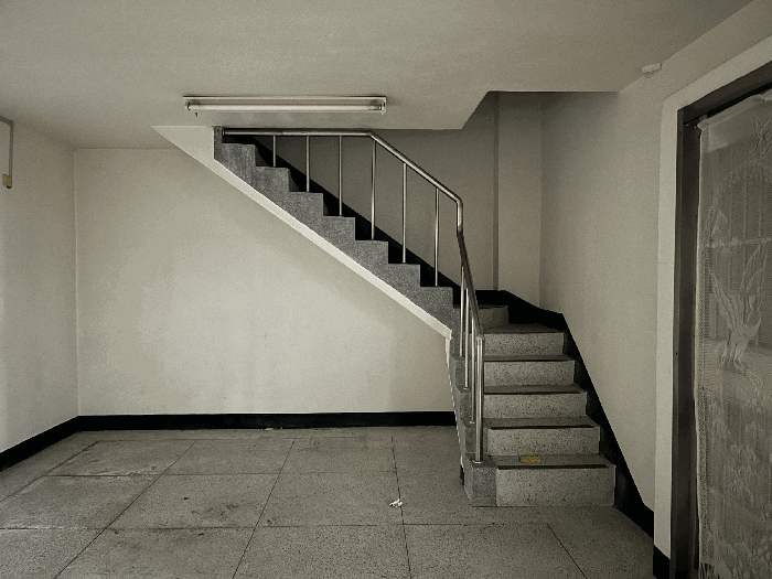 1층(금고실 및 중2층 계단)