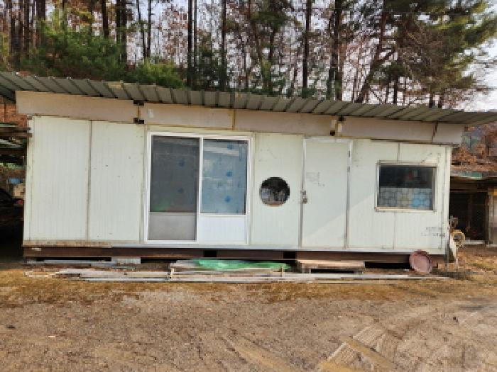 제시외 2
-샌드위치판넬조 양철지붕 창고