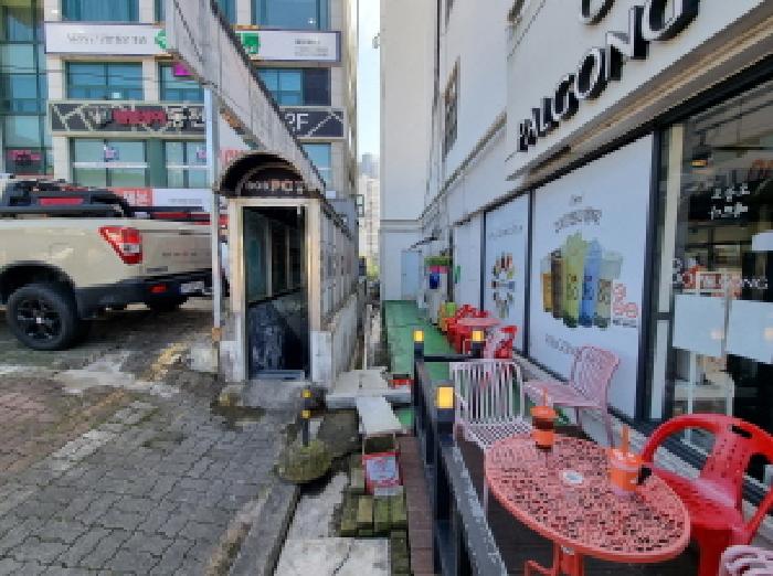 목록1 북서쪽 경계선 부근(건물 뒷면)