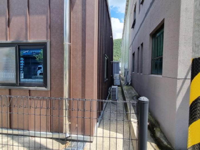 목록3 토지 남쪽 경계선 부근 (서쪽에서 동쪽 방향 촬영)