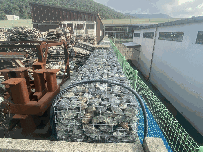 난간 및 펜스 등 (건물포함평가)