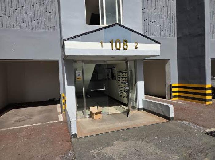 본건 108동 공동출입구