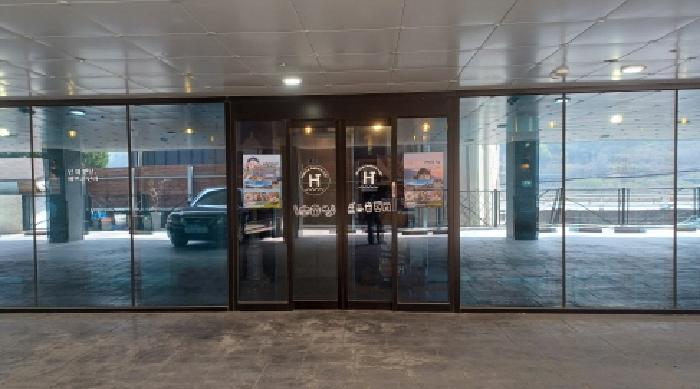 목록2. 1층 출입문