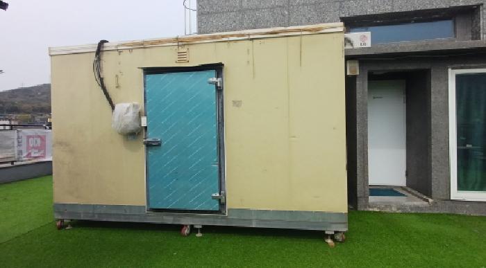 목록2. 옥탑에 소재하는 제시외 건물 2. 전경 