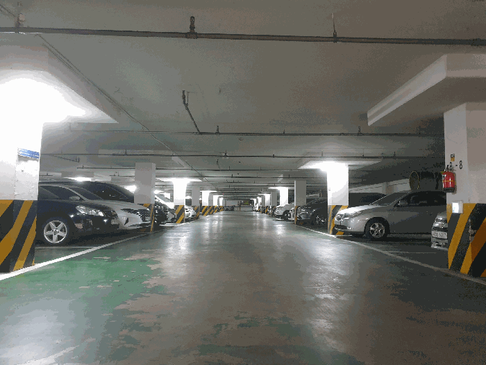 지하 주차장