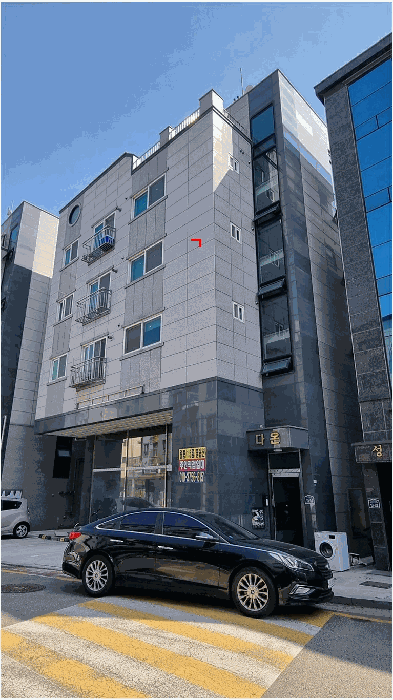 본건 전경 2 - 제시외 건물(ㄱ)