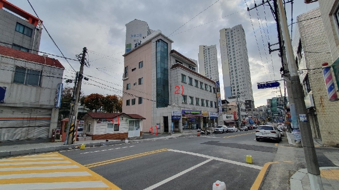 본건