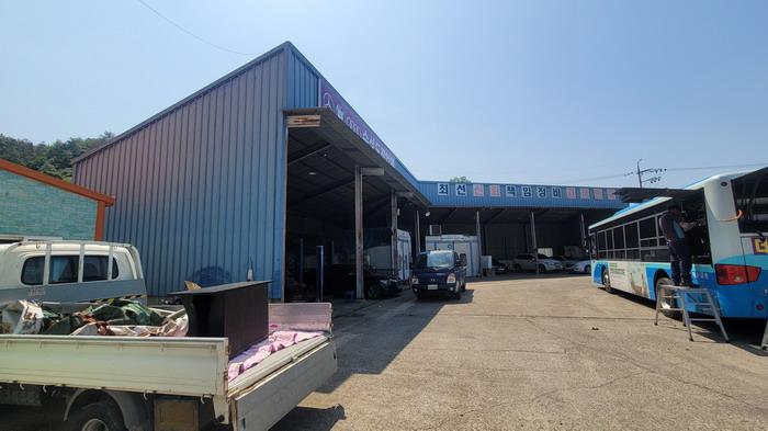 제시건물(라) 및 제시외건물(ㄱ)