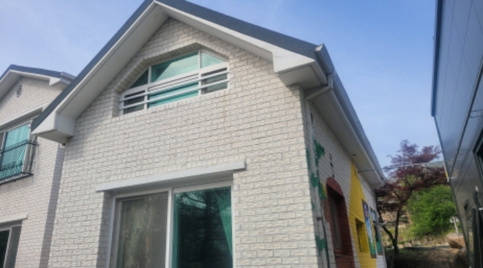 경북 칠곡군 동명면 남원리 317-8.지상 에이,비동 건물의 전경