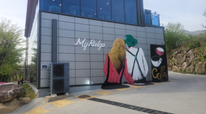 경북 칠곡군 동명면 남원리 317-1,317-4,317-5.지상 건물의 전경