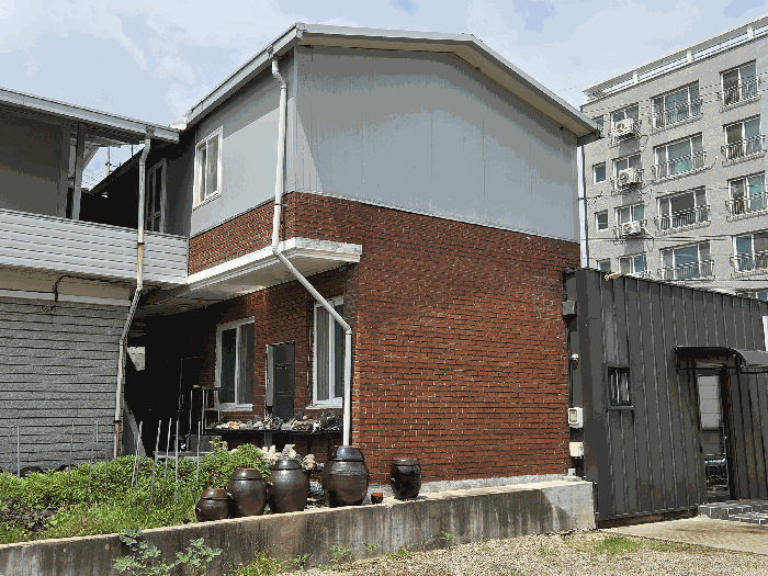 본건 기호 4-1)건물(1층) 및 제시외건물(ㅁ)(2층)