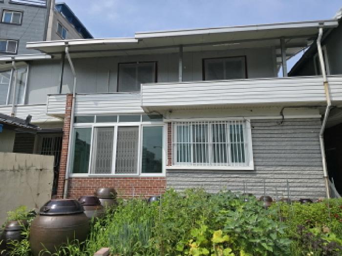 아낙고개길8길 2-3
주택, 2층 제시외건물(주택)