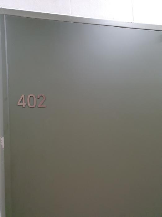 402호
