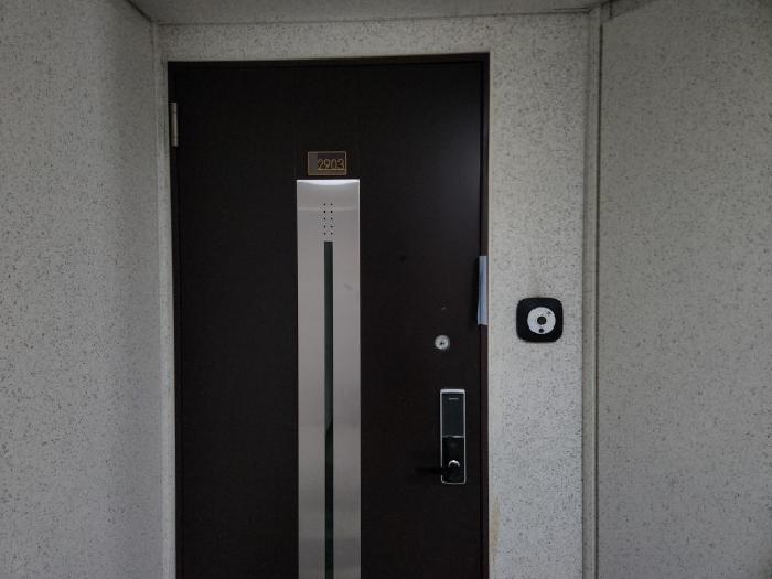 출입문 및 안내장