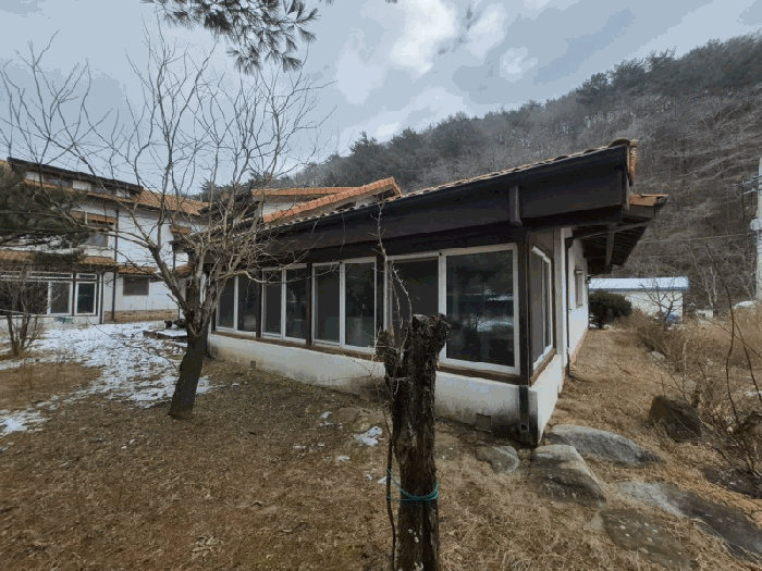 제시외건물(부합물 및 종물) ㉠