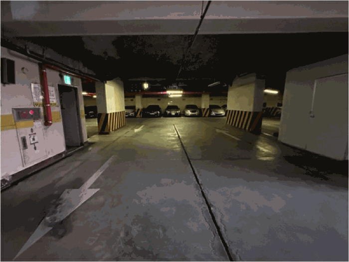 본건 단지 지하 주차장 전경